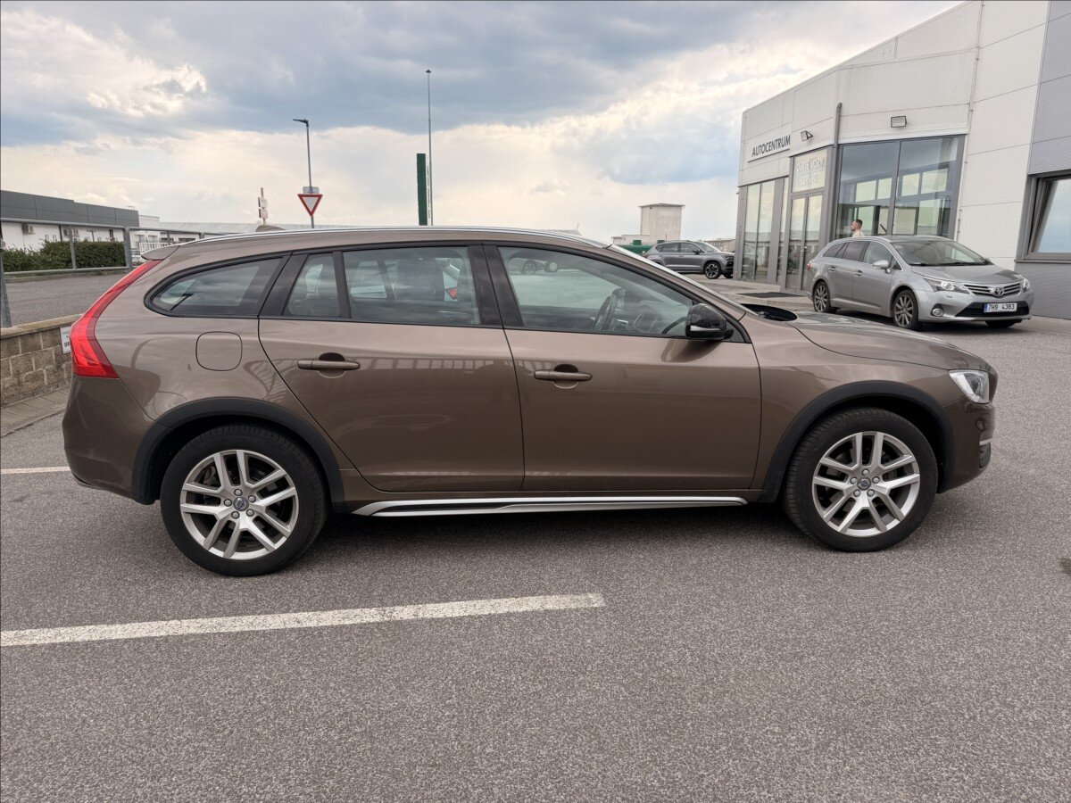 Volvo V60 Kombi 2,0 l 180 kw