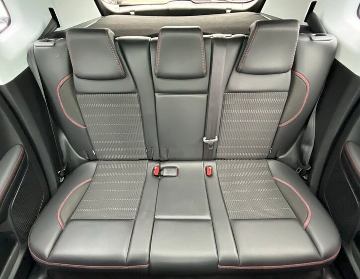 Peugeot 2008 SUV 1,2 l 96 kw