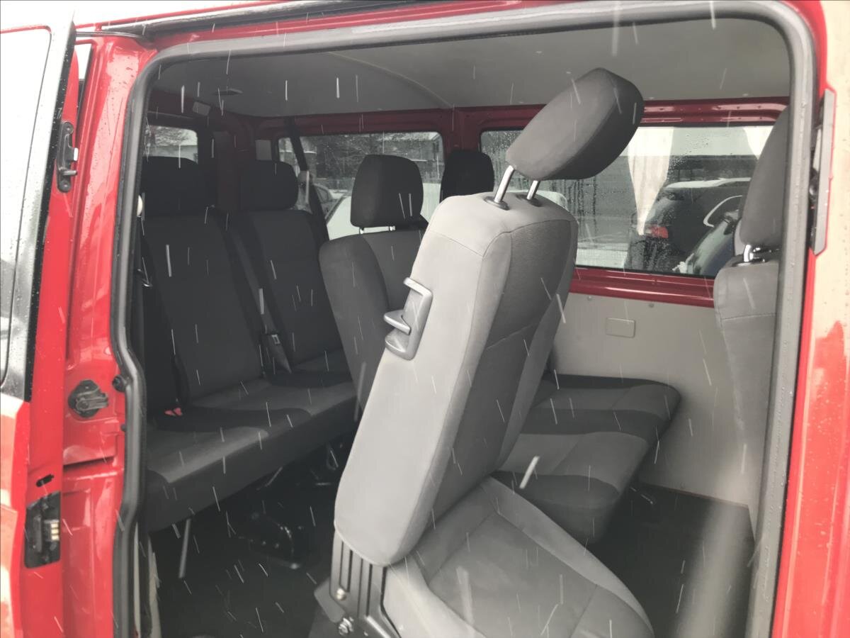 Volkswagen Transporter Kombi 2,0 l 62 kw