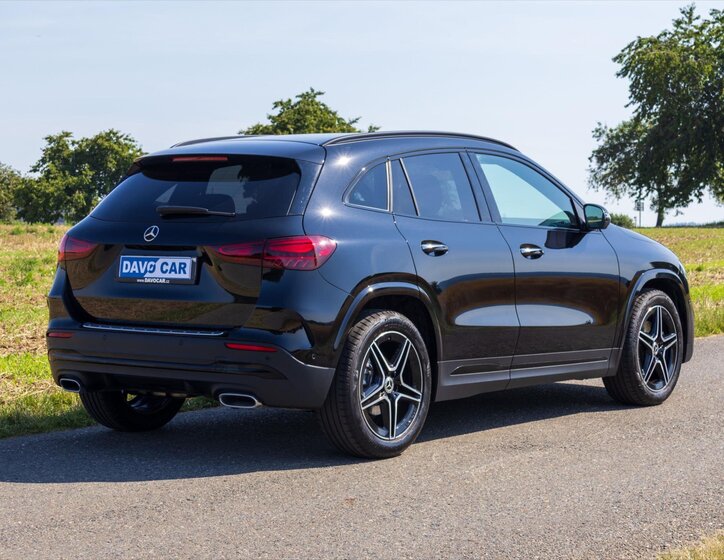 Mercedes-Benz GLA 7