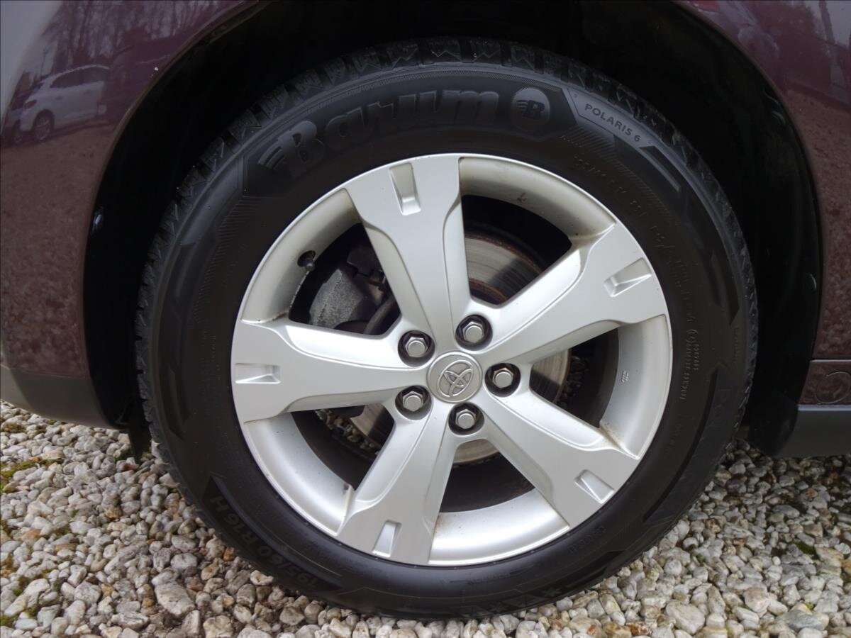 Toyota Urban Cruiser Hatchback 1,3 l 74 kw