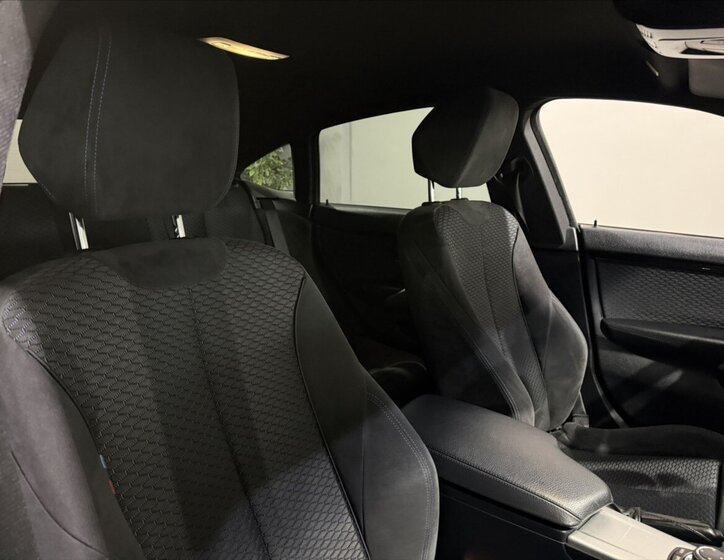 BMW Řada 4 Sedan / Limuzína 2,0 l 135 kw