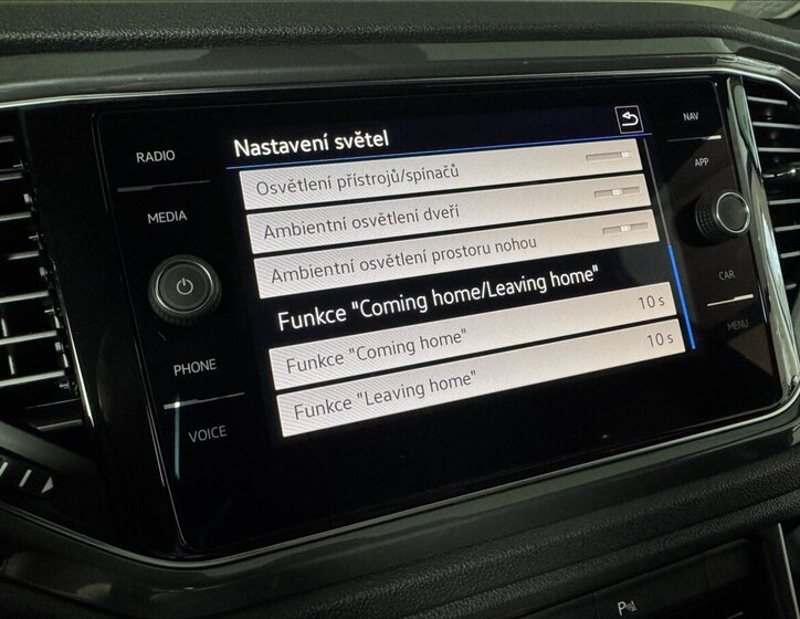 Volkswagen T-Roc SUV 1,5 l 110 kw