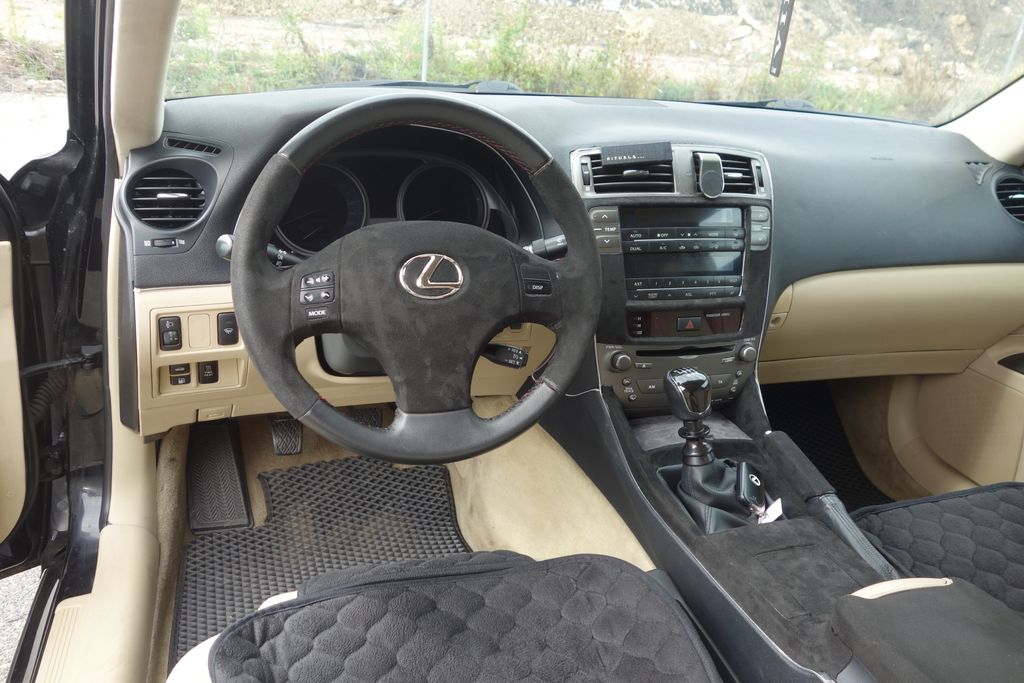 Lexus IS 220