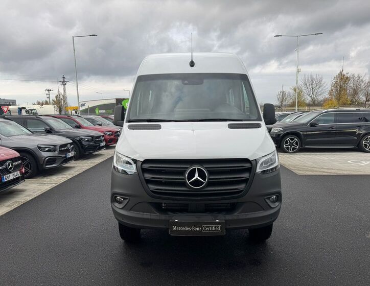 Mercedes-Benz Sprinter 2