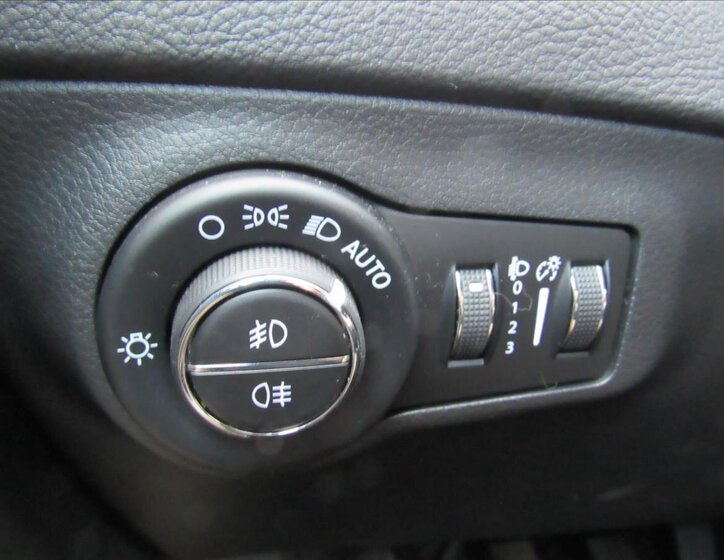 Jeep Compass SUV 1,4 l 103 kw