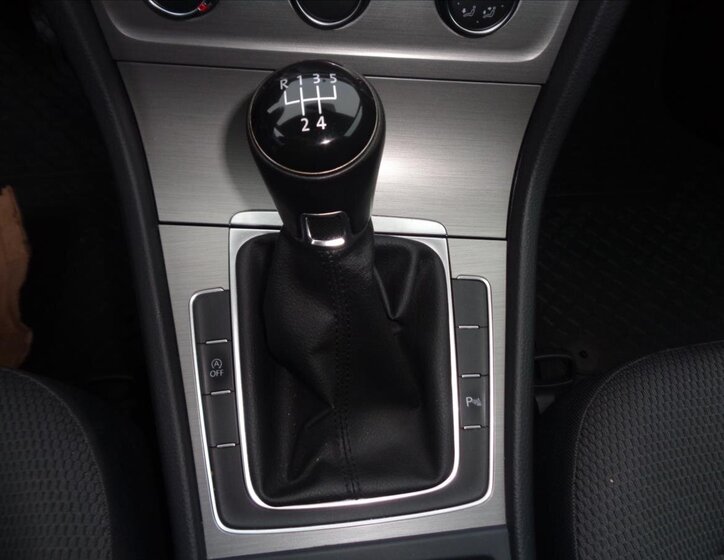 Volkswagen Golf Kombi 1,6 l 77 kw