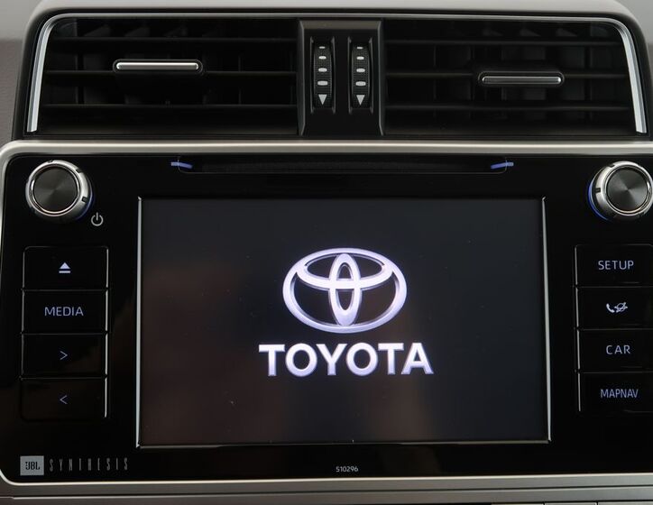 Toyota Land Cruiser 17