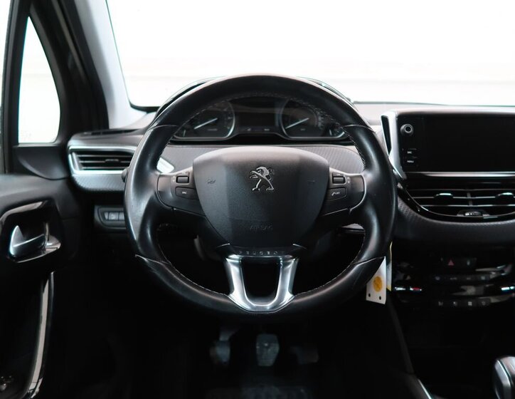 Peugeot 208 Hatchback 1,2 l 61 kw