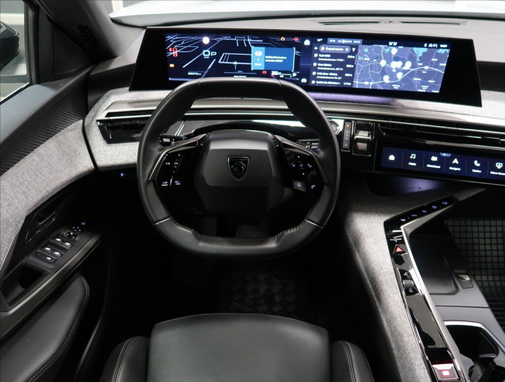 Peugeot 3008 SUV / Terénní 1,2 l 100 kw