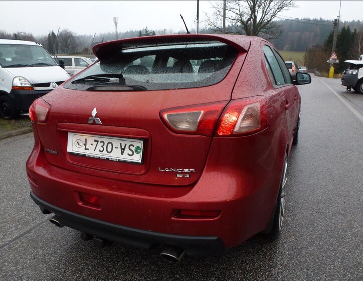 Mitsubishi Lancer Hatchback 2,0 l 217 kw