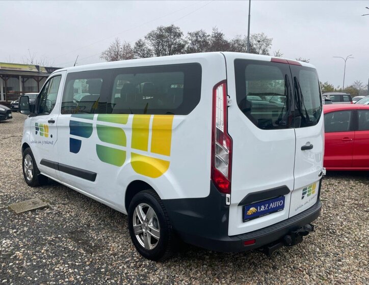 Ford Tourneo Custom 4