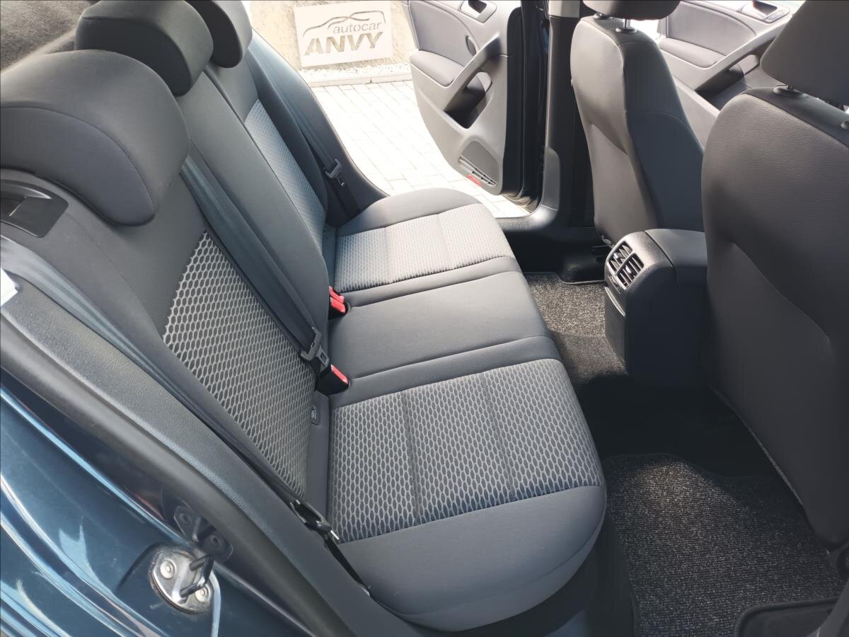 Volkswagen Golf Hatchback 1,4 l 59 kw