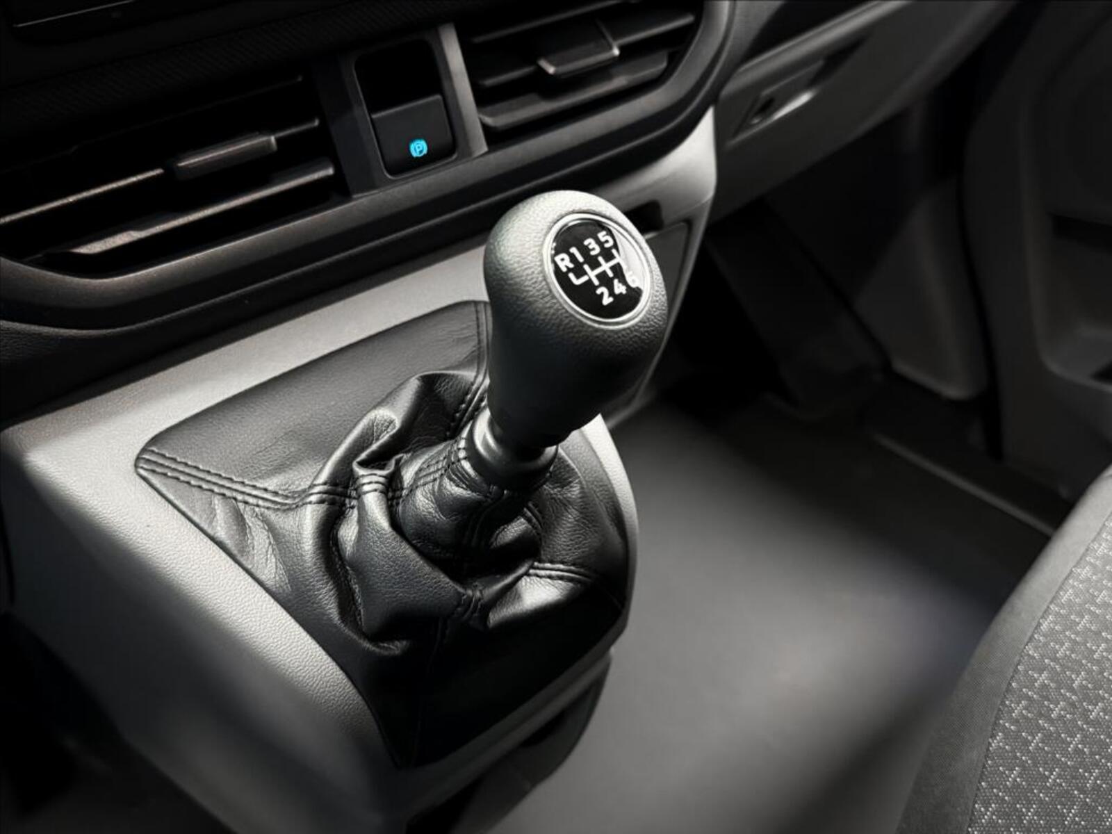 Ford Transit Custom 8