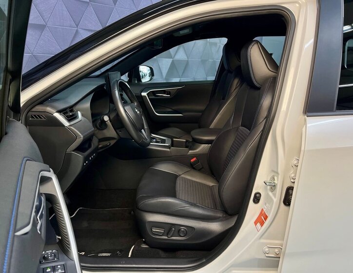 Toyota RAV4 SUV 2,5 l 163 kw