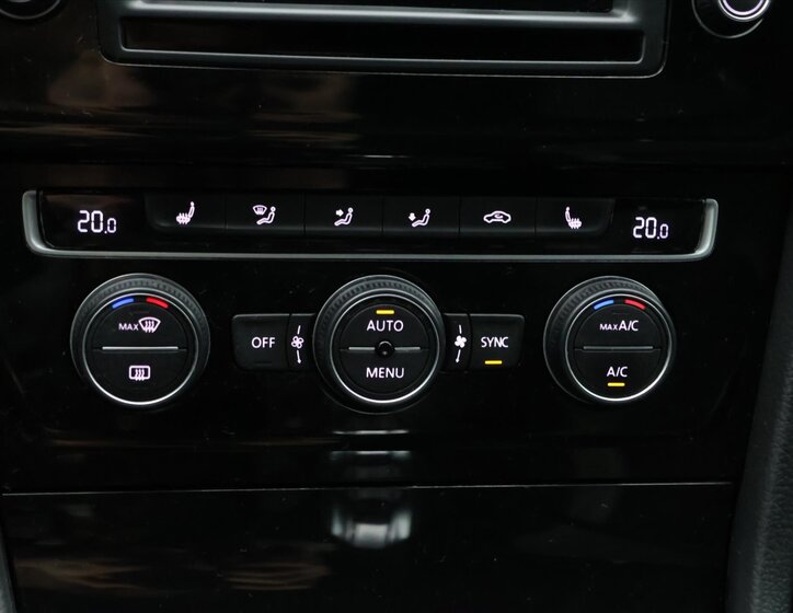 Volkswagen Golf Kombi 2,0 l 221 kw