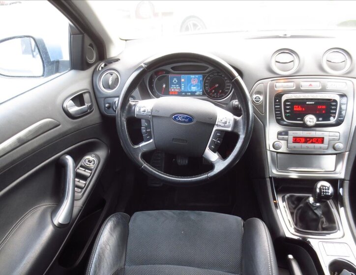 Ford Mondeo Liftback 2,5 l 162 kw