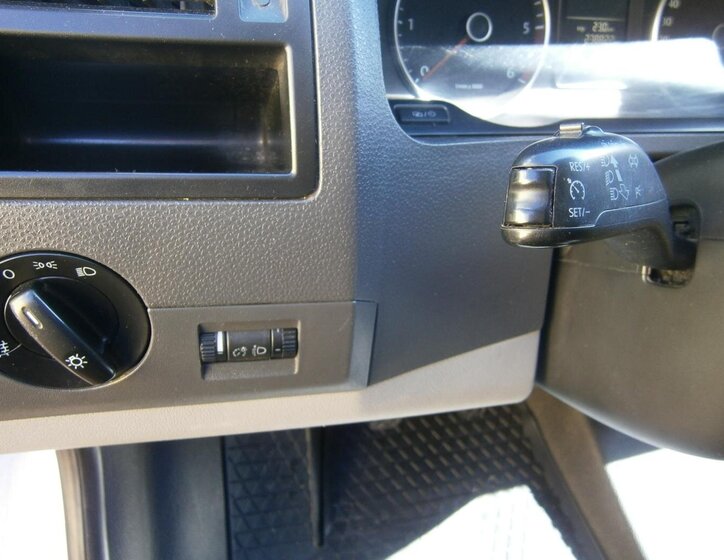 Volkswagen Transporter Kombi 2,0 l 75 kw