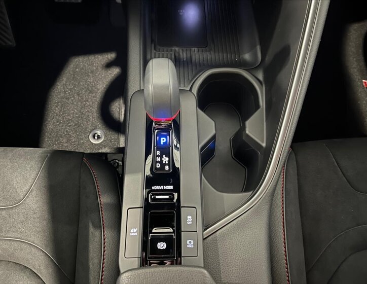 Toyota C-HR SUV 2,0 l 144 kw