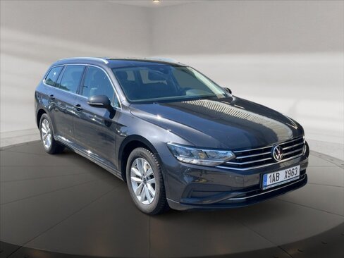 Volkswagen Passat Kombi 1,5 l 110 kw