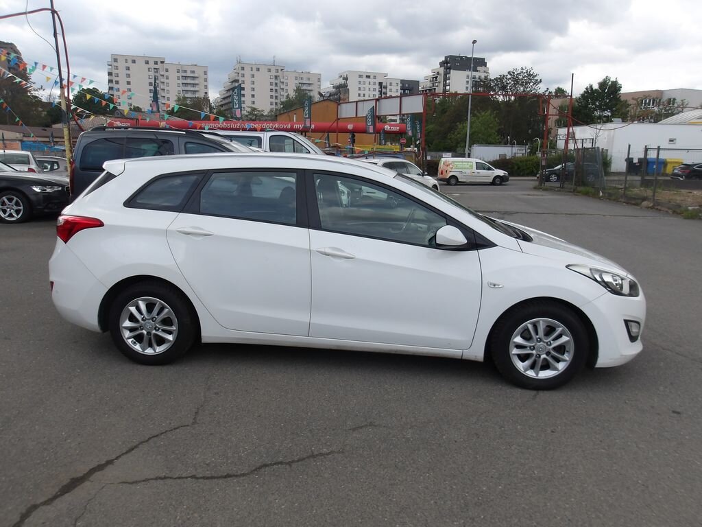Hyundai i30 Kombi 1,6 l 88 kw