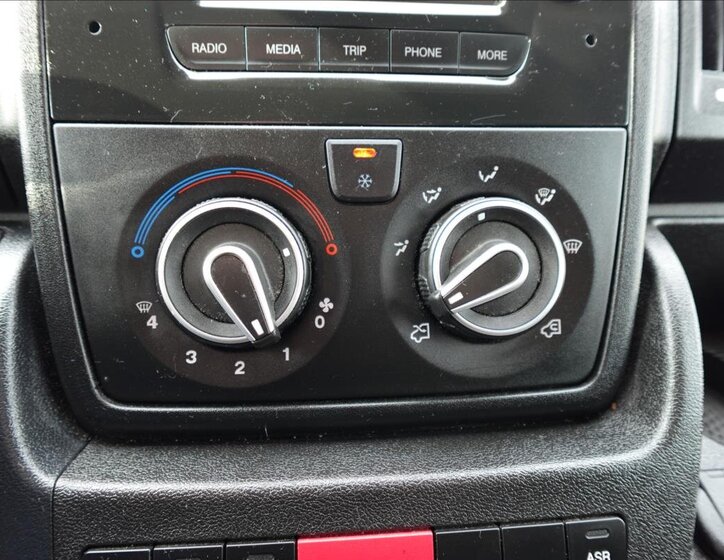 Peugeot Boxer Ostatní 2,2 l 121 kw