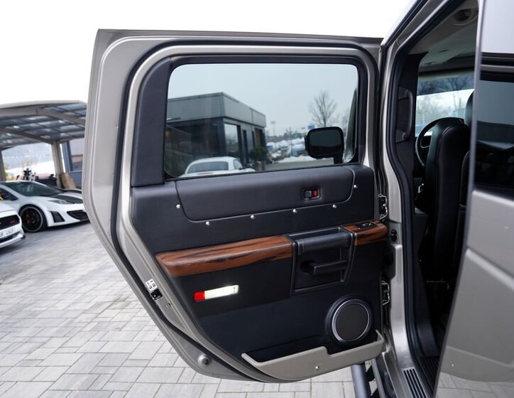 Hummer H2 SUV 6,0 l 232 kw