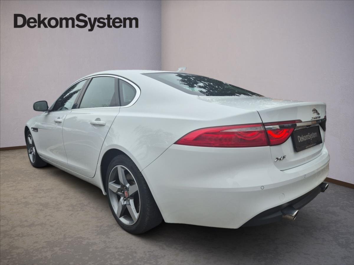 Jaguar XF Sedan / Limuzína 3,0 l 221 kw