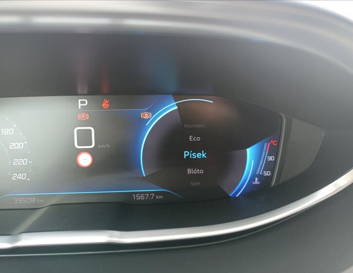 Peugeot 3008 SUV 1,5 l 96 kw