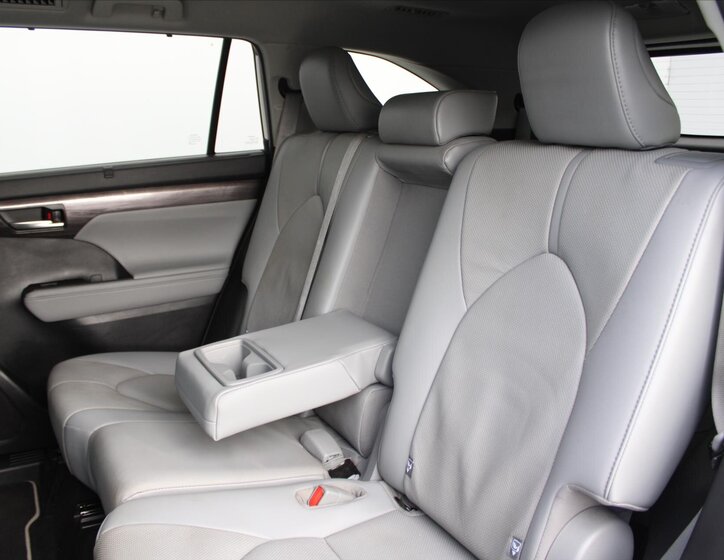 Toyota Highlander SUV 2,5 l 140 kw