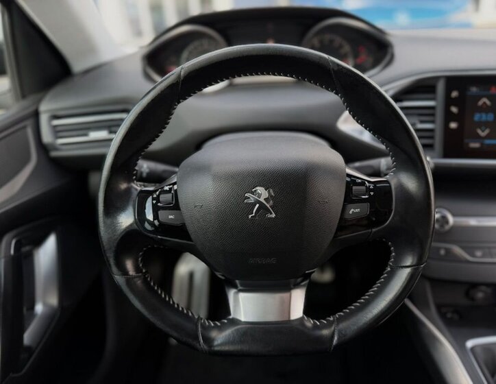 Peugeot 308 Kombi 1,2 l 96 kw