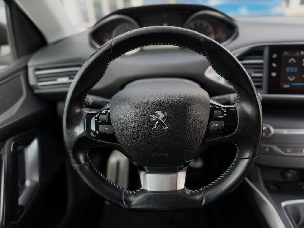 Peugeot 308 Kombi 1,2 l 96 kw