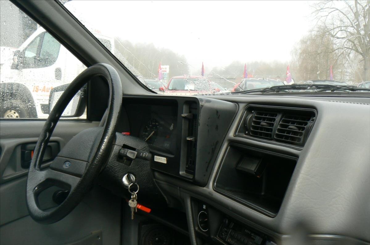 Ford Sierra Hatchback 1,6 l 55 kw