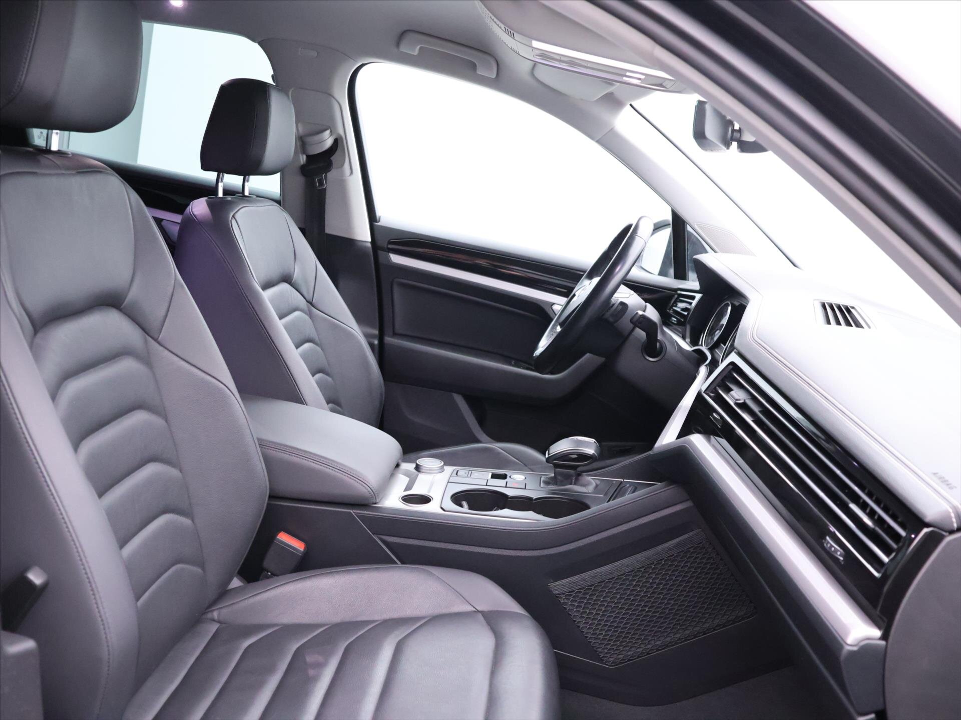 Volkswagen Touareg SUV / Terénní 3,0 l 170 kw