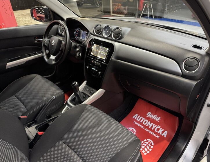 Suzuki Vitara 11