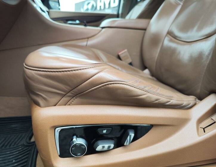 Cadillac Escalade 37