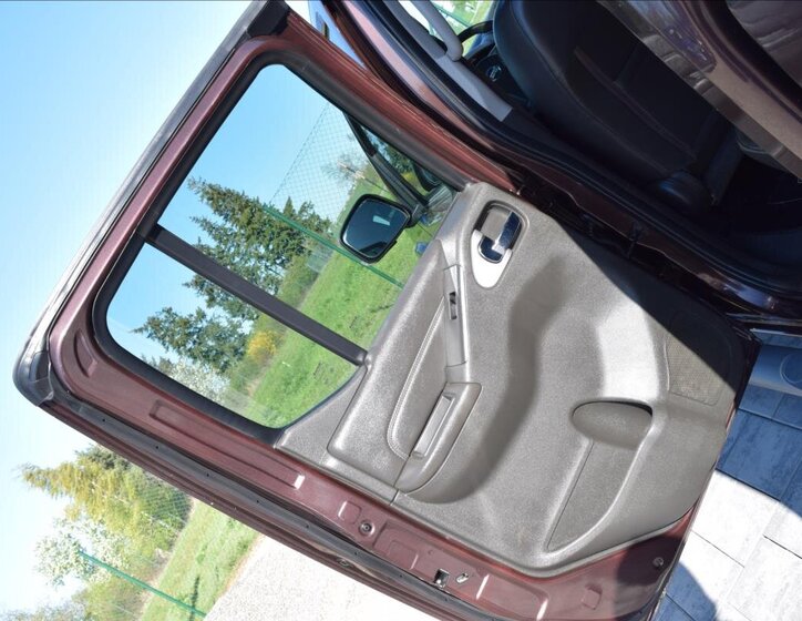 Nissan Navara Pick-up 3,0 l 170 kw