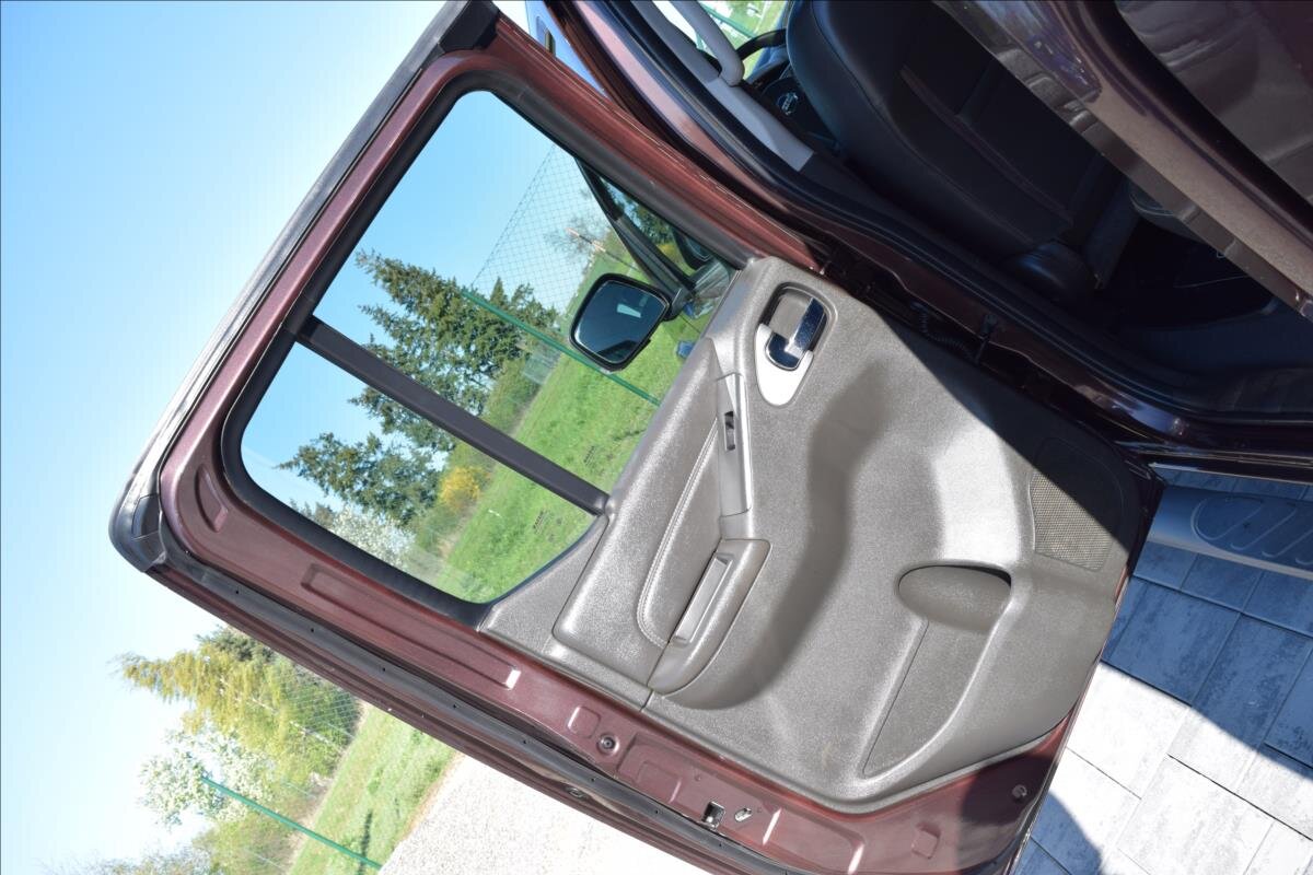 Nissan Navara Pick-up 3,0 l 170 kw