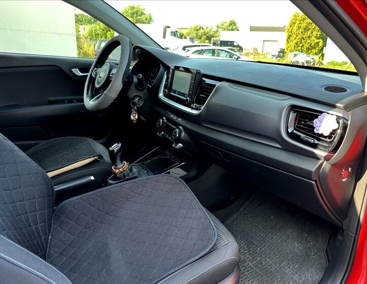 KIA Stonic SUV / Terénní 1,6 l 81 kw