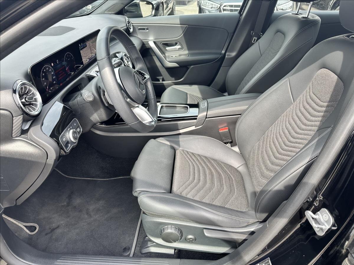 Mercedes-Benz Třídy A Hatchback 1,3 l 120 kw