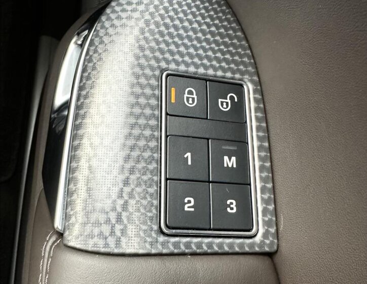 Land Rover Range Rover SUV 4,4 l 250 kw