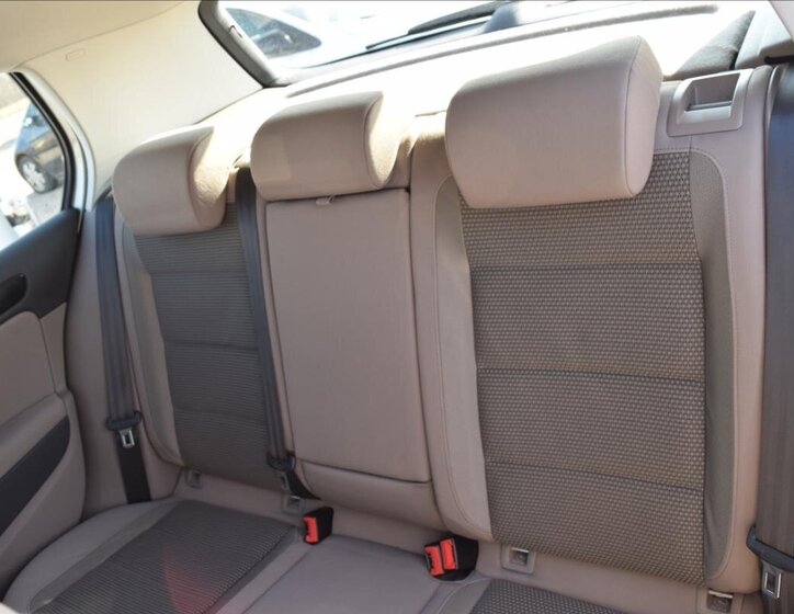 Volkswagen Golf Kombi 1,6 l 66 kw