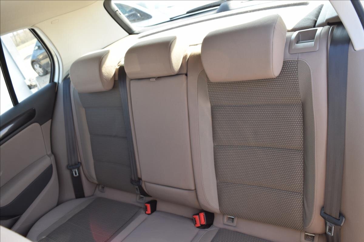 Volkswagen Golf Kombi 1,6 l 66 kw