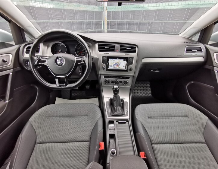 Volkswagen Golf Kombi 1,6 l 77 kw