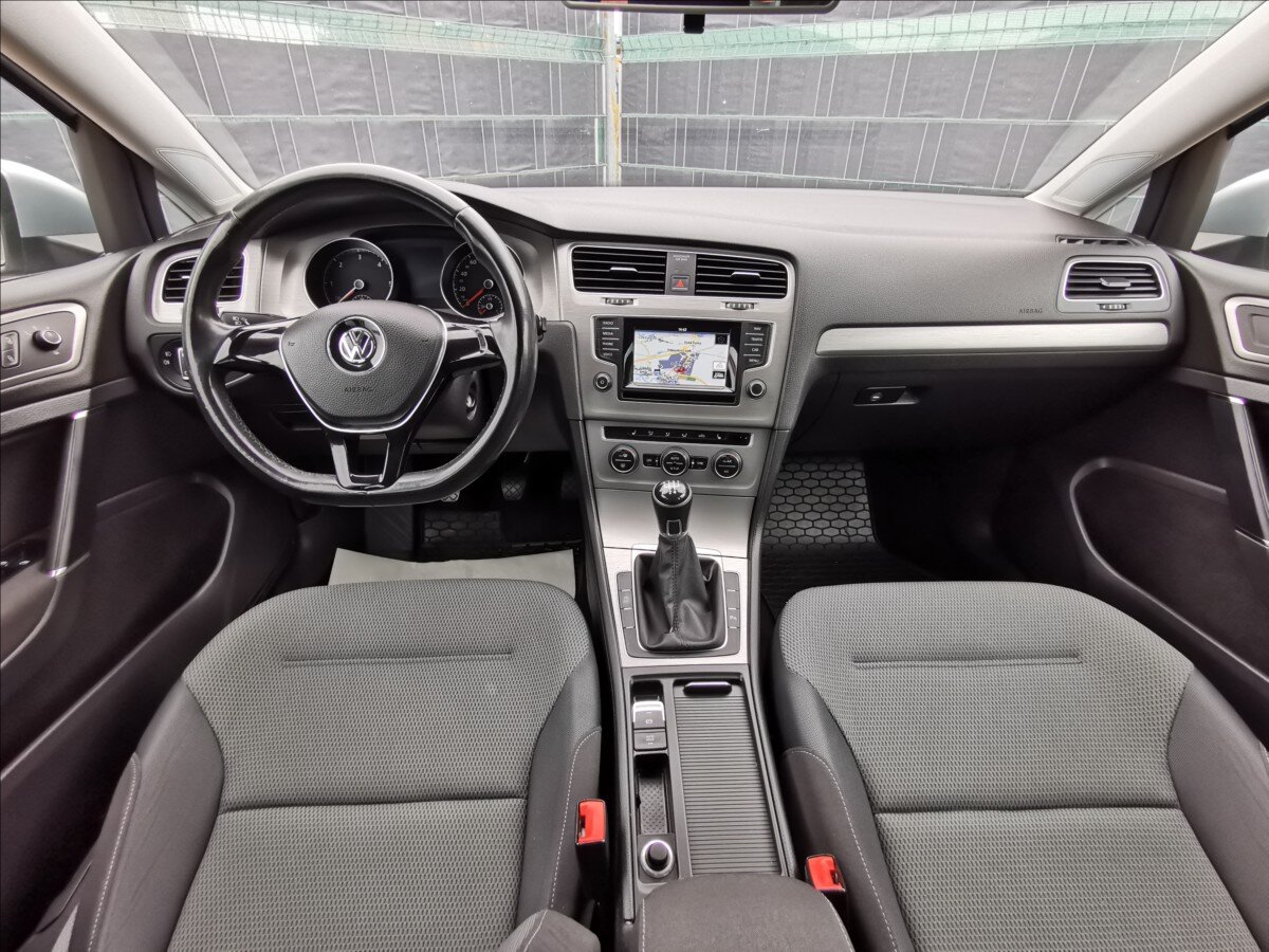 Volkswagen Golf Kombi 1,6 l 77 kw