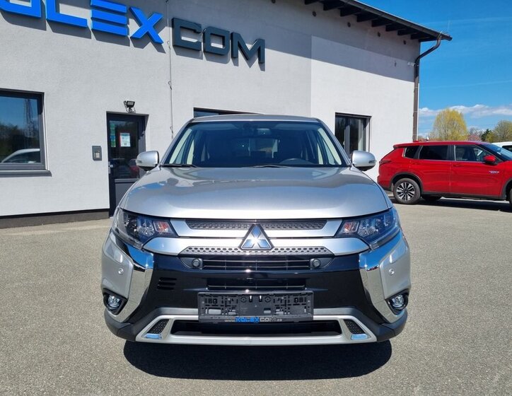Mitsubishi Outlander SUV / Terénní 2,0 l 110 kw