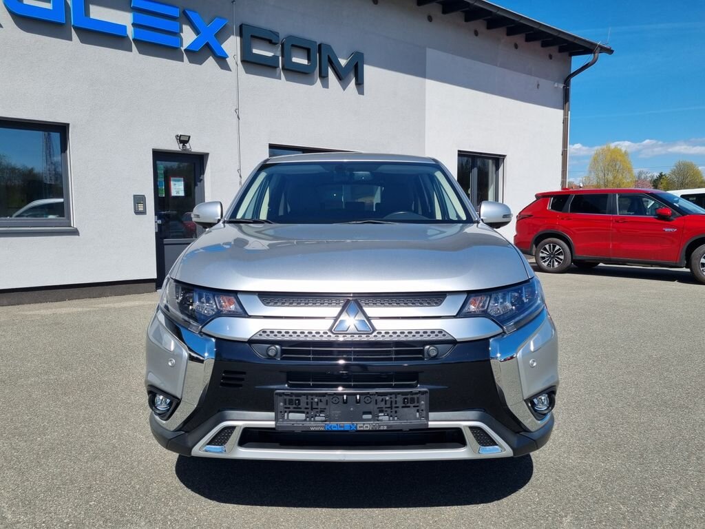 Mitsubishi Outlander SUV / Terénní 2,0 l 110 kw