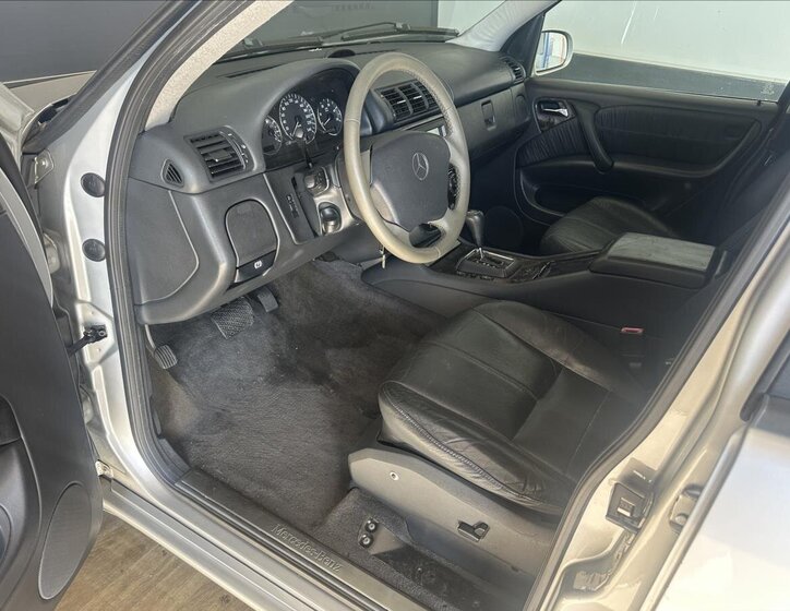 Mercedes-Benz Třídy M SUV / Terénní 2,7 l 120 kw