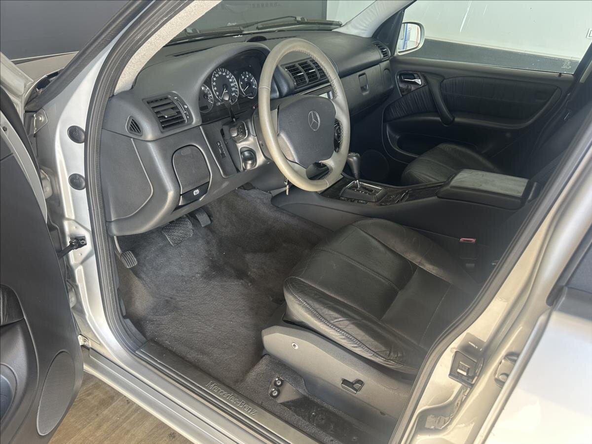 Mercedes-Benz Třídy M SUV / Terénní 2,7 l 120 kw