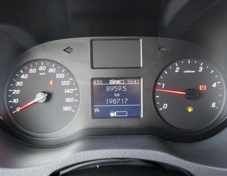 Mercedes-Benz Sprinter 11